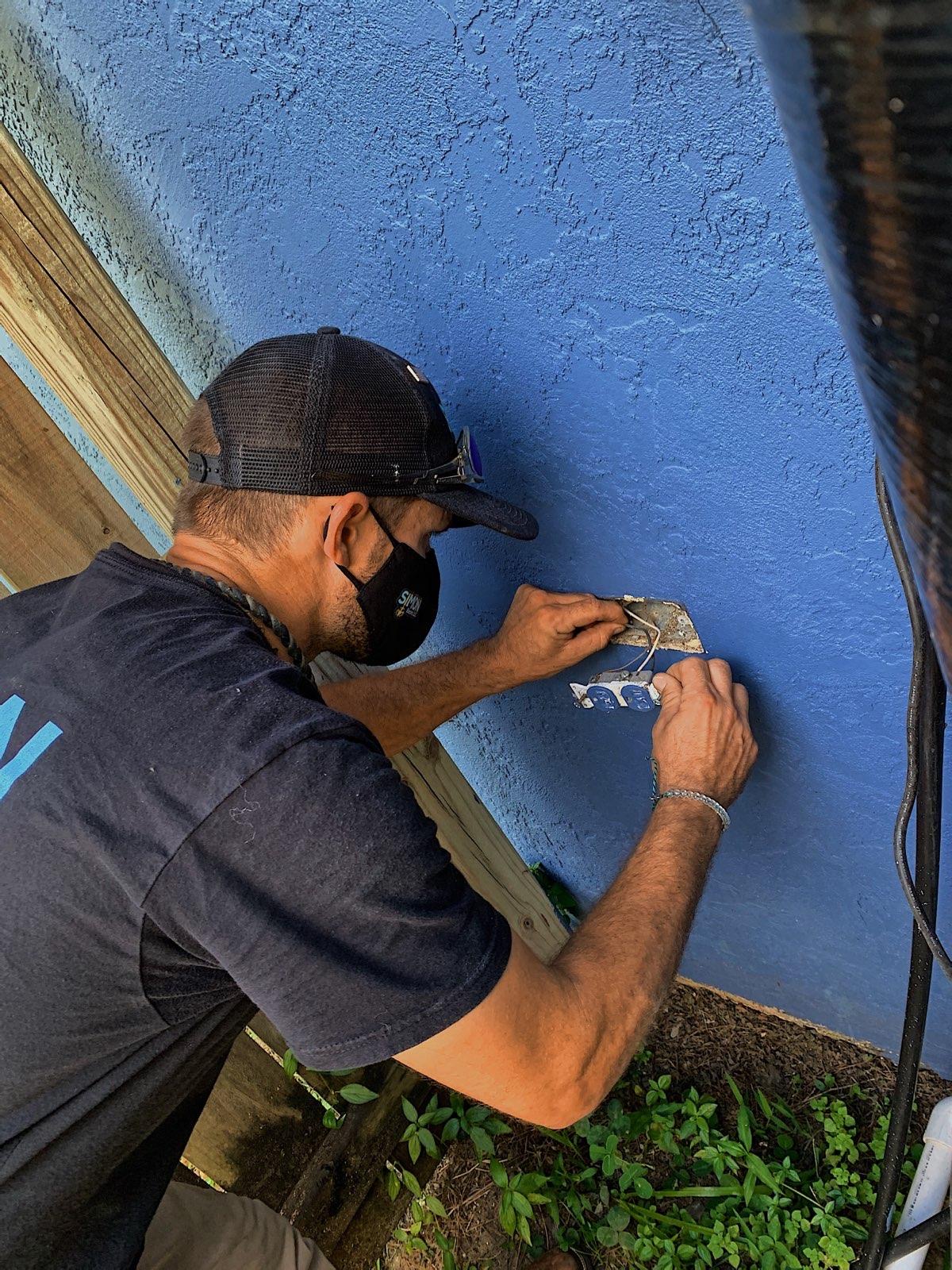 Simon Electric LLC of Palm Beach County, FL