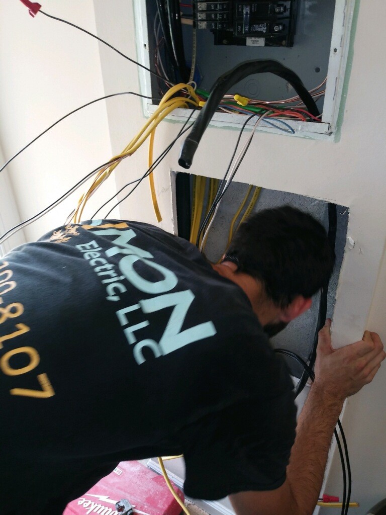 Simon Electric LLC of Palm Beach County, FL